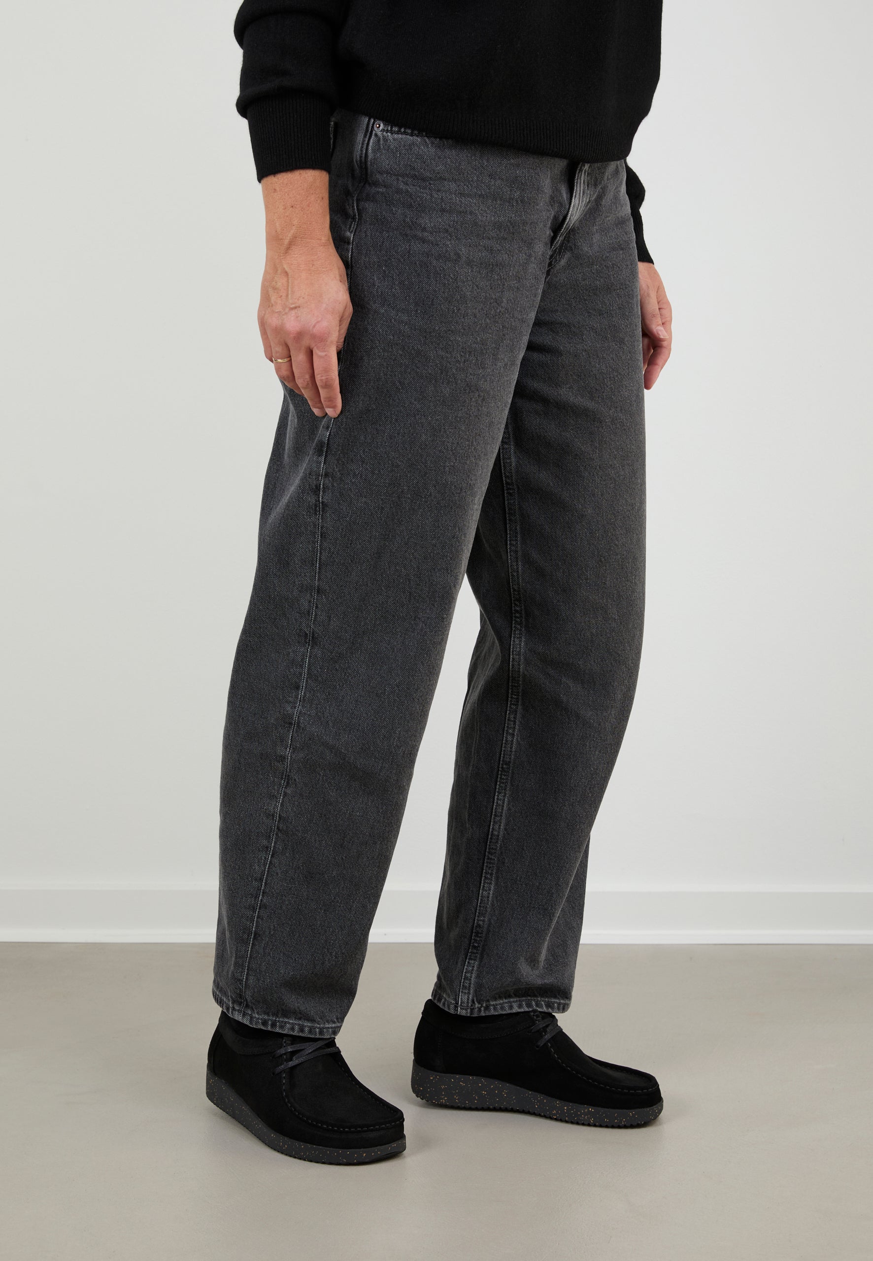 Nature Footwear Alba snøresko Suede læder farve Sort med naturgummisål