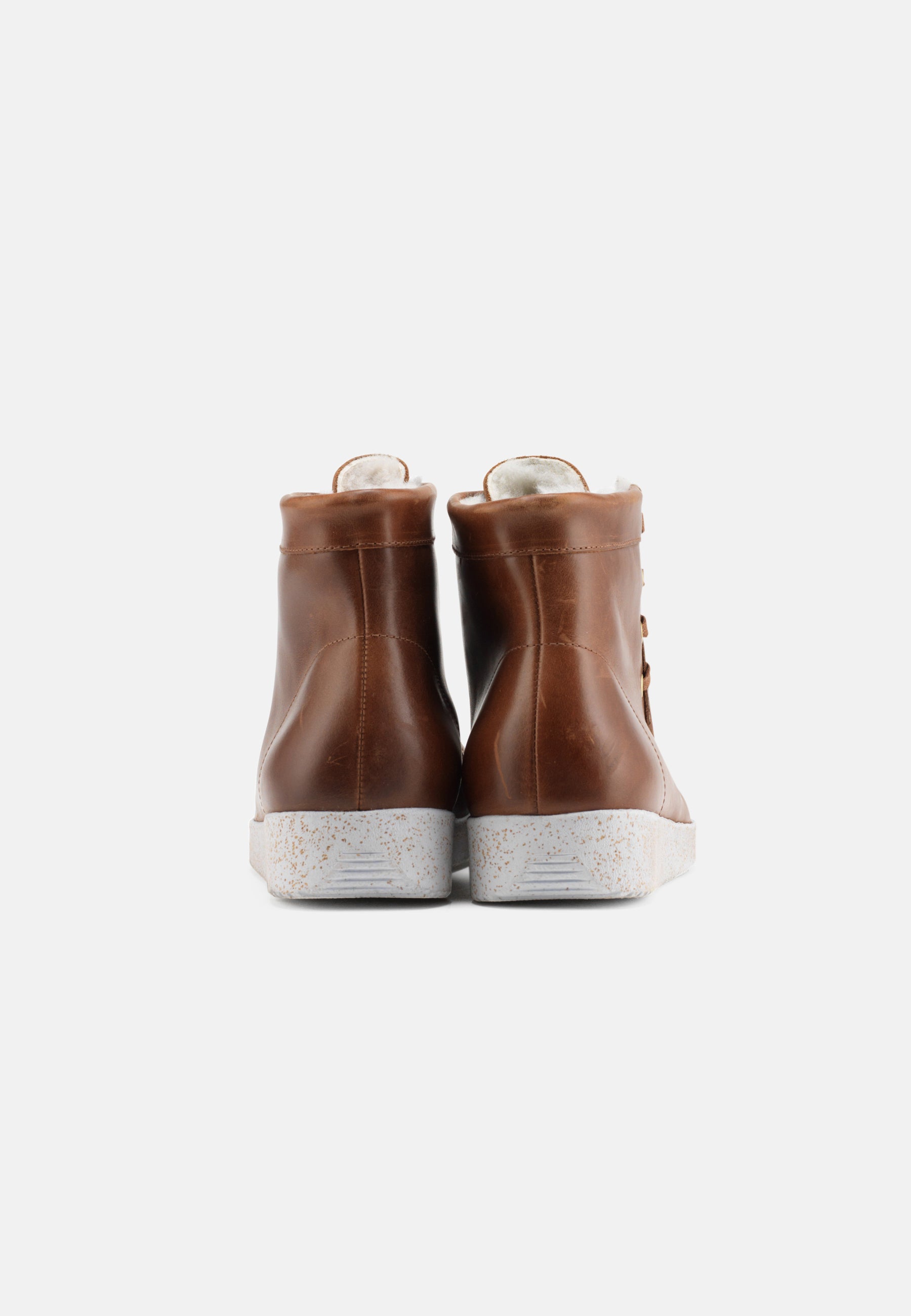 Nature Footwear Asta varmforet Snørestøvle Læder i farve Tobacco med lammeskindsfor og ydersål af naturgummi med korkrester
