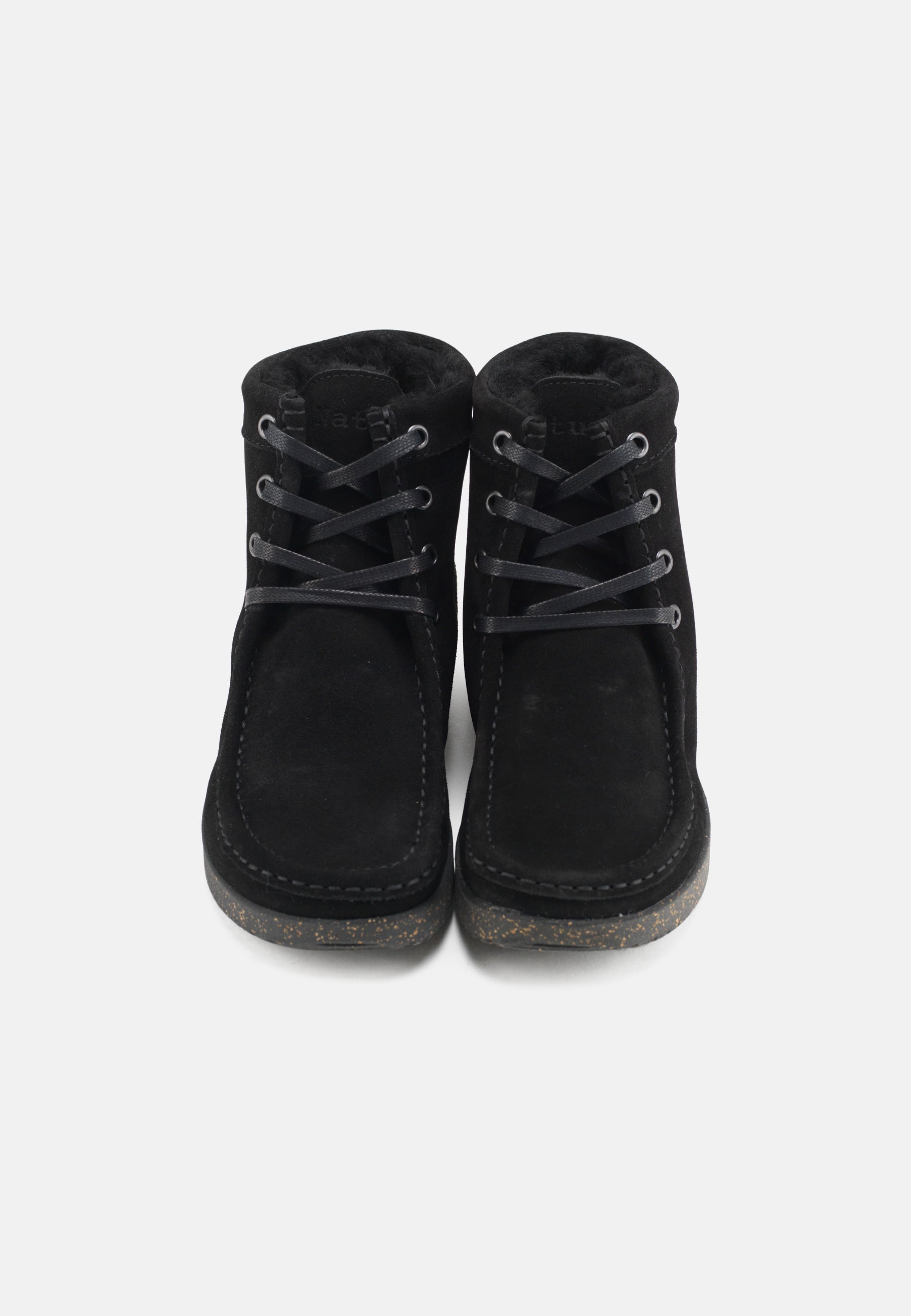 Nature Footwear Asta varmforet Snørestøvle Suede læder i farve Black med lammeskindsfor og ydersål af naturgummi med korkrester