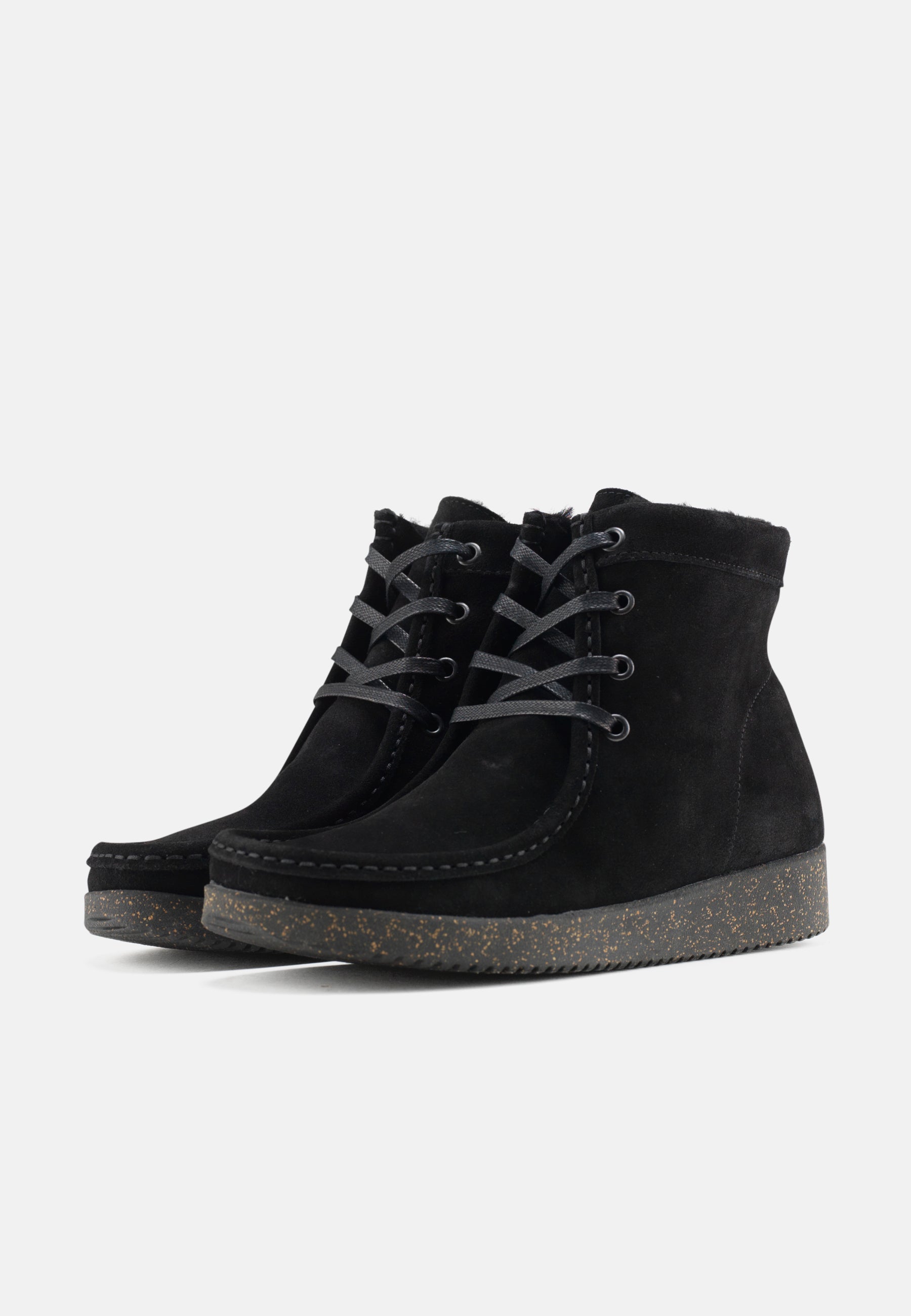 Nature Footwear Asta varmforet Snørestøvle Suede læder i farve Black med lammeskindsfor og ydersål af naturgummi med korkrester