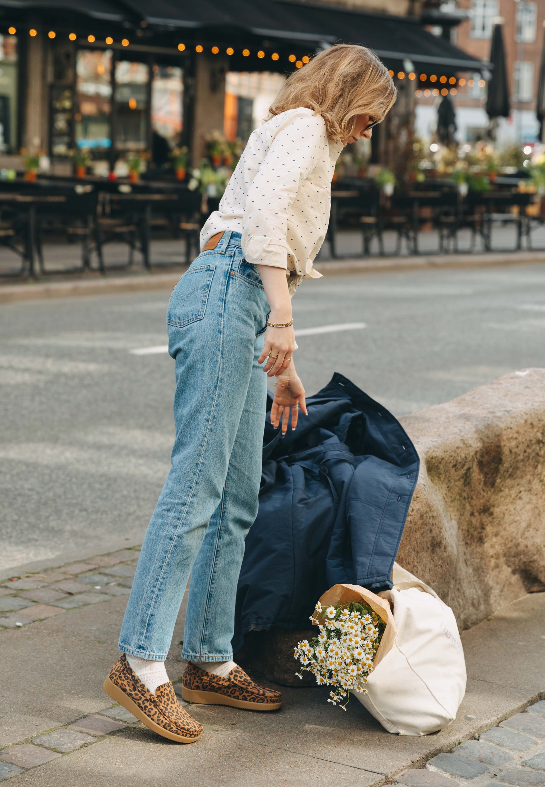 Nature Footwear Elin Loafer Suede læder Sort med ydersål af sort naturgummi med korkrester