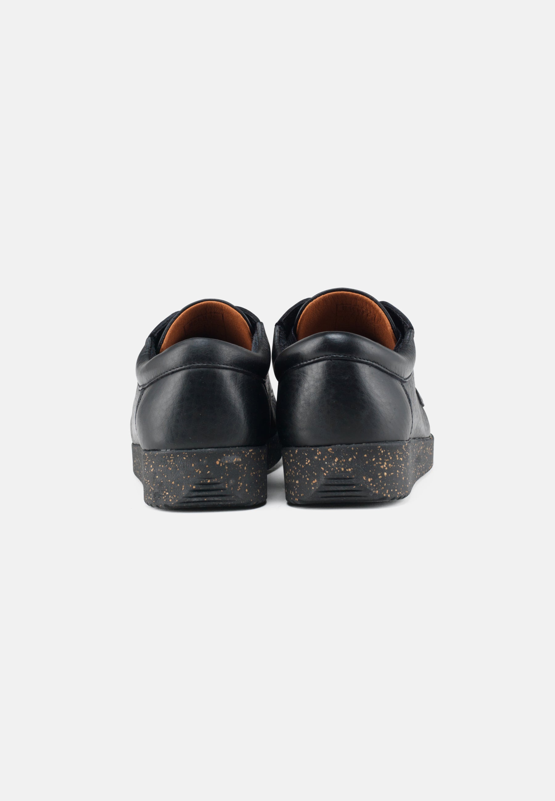 Nature Footwear Anna snøresko læder i sort med ydersål af naturgummi
