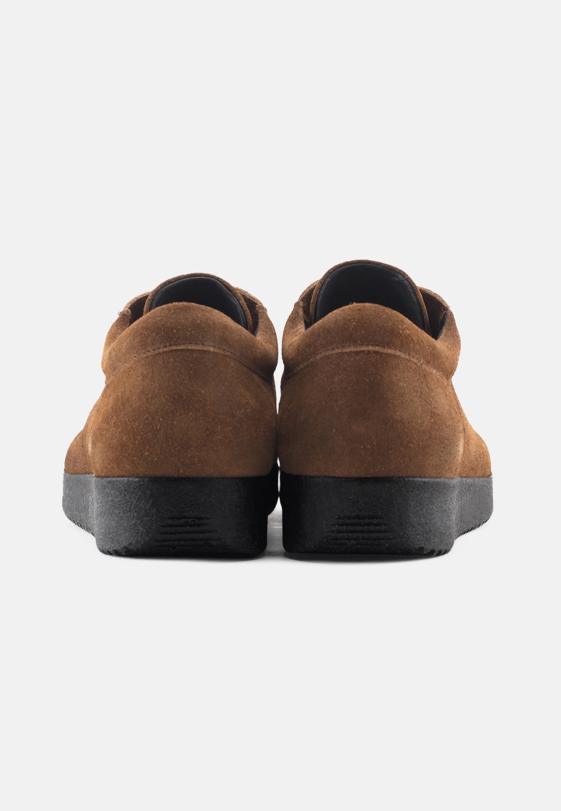Nature Footwear Arne Snøresko Oil Suede Læder farve Mahogany med sort sål i PU 