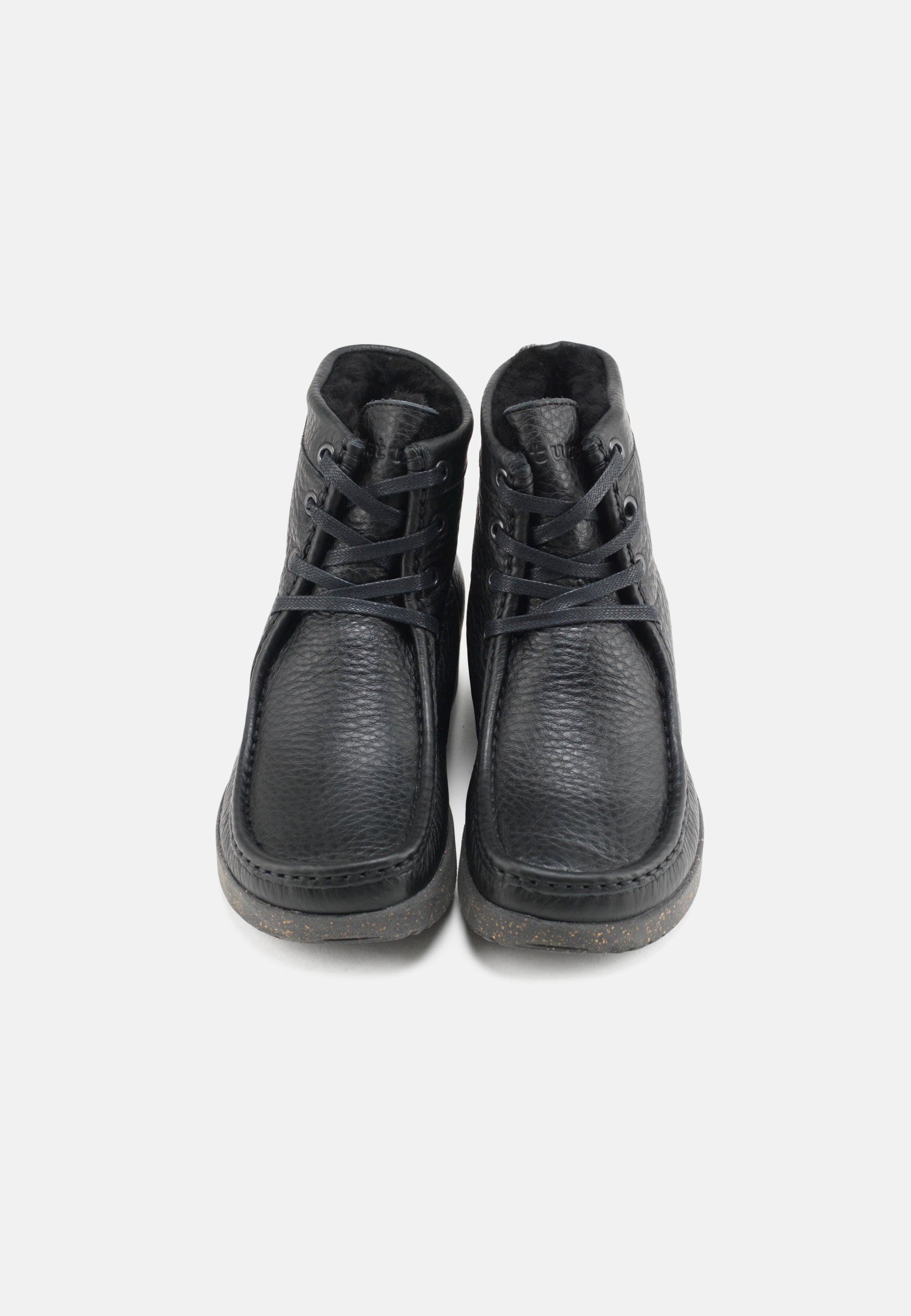 Nature Footwear Asta varmforet Snørestøvle Læder i farve Black med lammeskindsfor og ydersål af naturgummi med korkrester