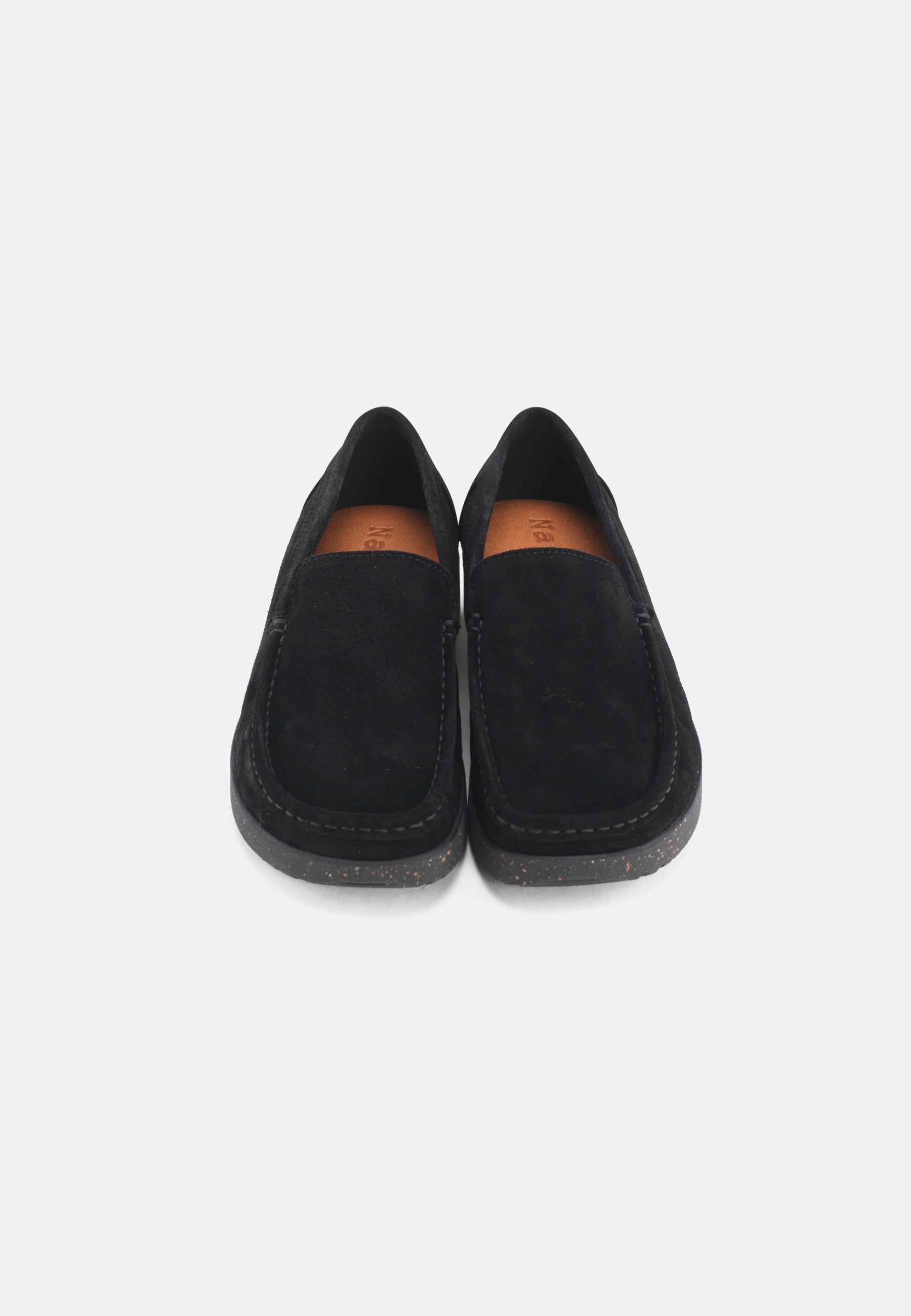 Nature Footwear Elin Loafer Suede læder Sort med ydersål af sort naturgummi med korkrester 