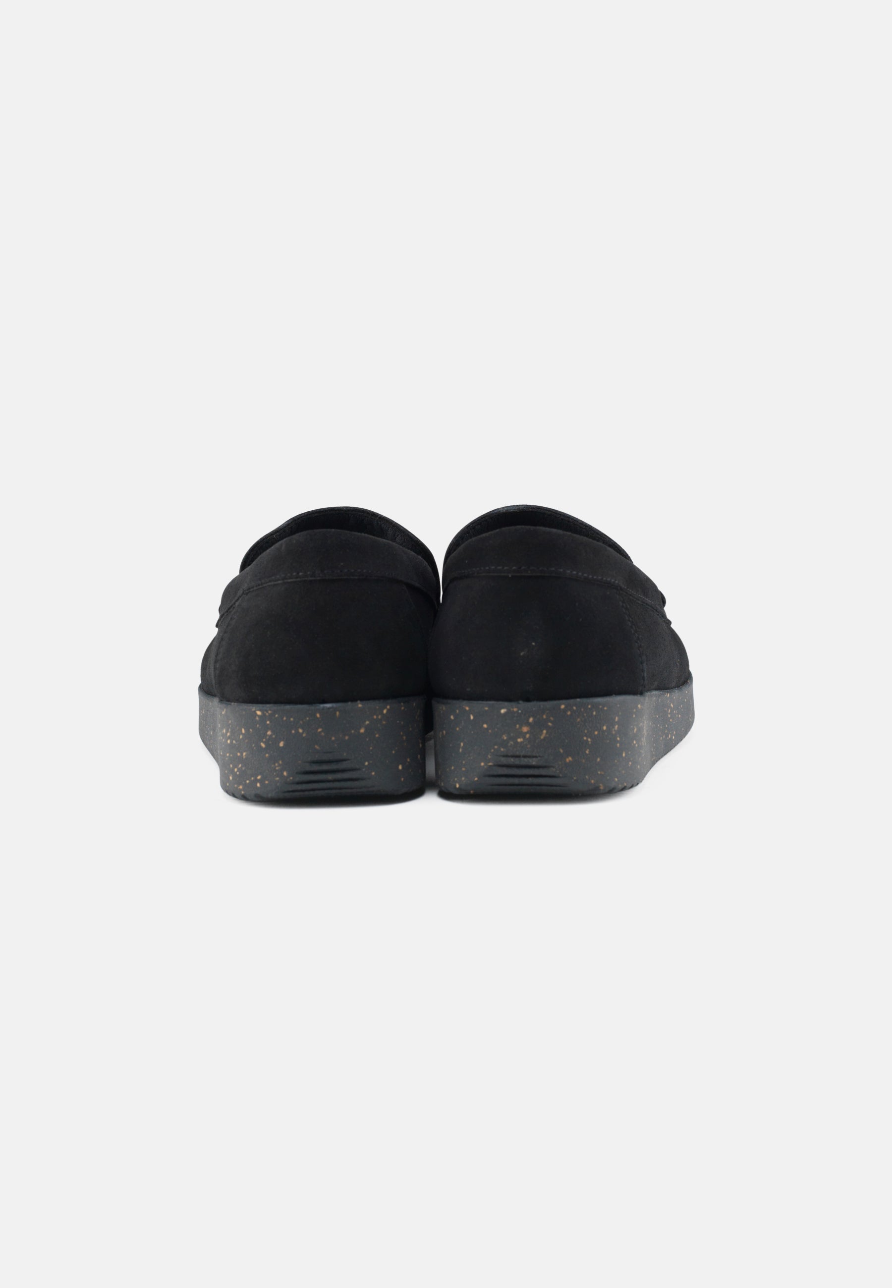 Nature Footwear Elin Loafer Suede læder Sort med ydersål af sort naturgummi med korkrester 