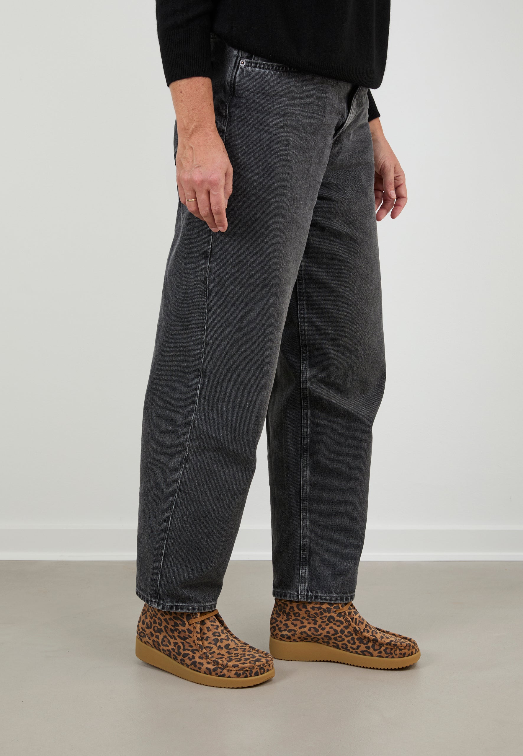Nature Footwear Ellen snørestøvle Suede læder med Leopard print og ydersål af naturgummi. 