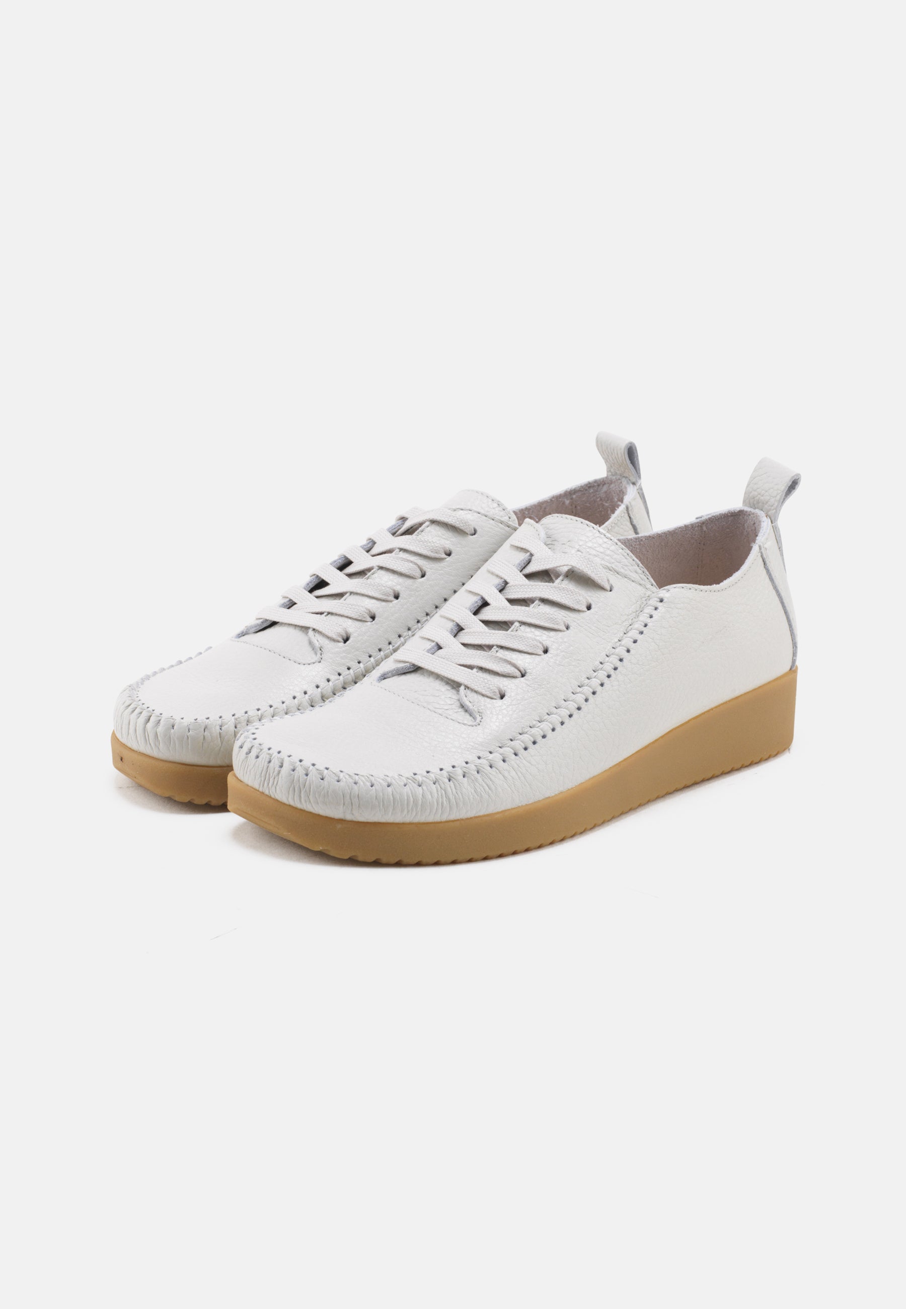 Nature Footwear Elly Snøresko Læder I farve Off White med ydersål af naturgummi