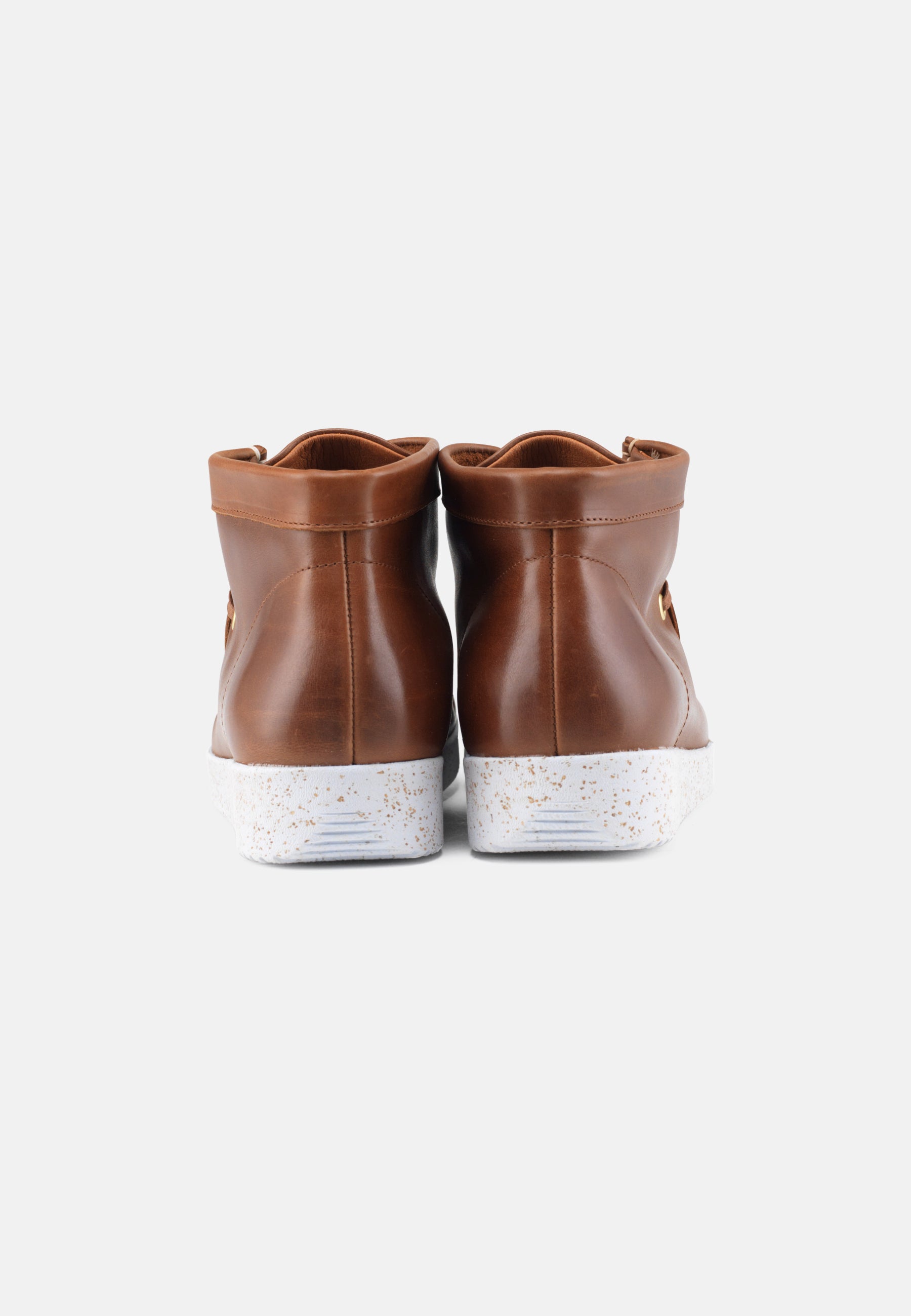Nature Footwear Emma Snørestøvle Læder farve tobacco med ydersål i hvid naturgummi med korkrester 