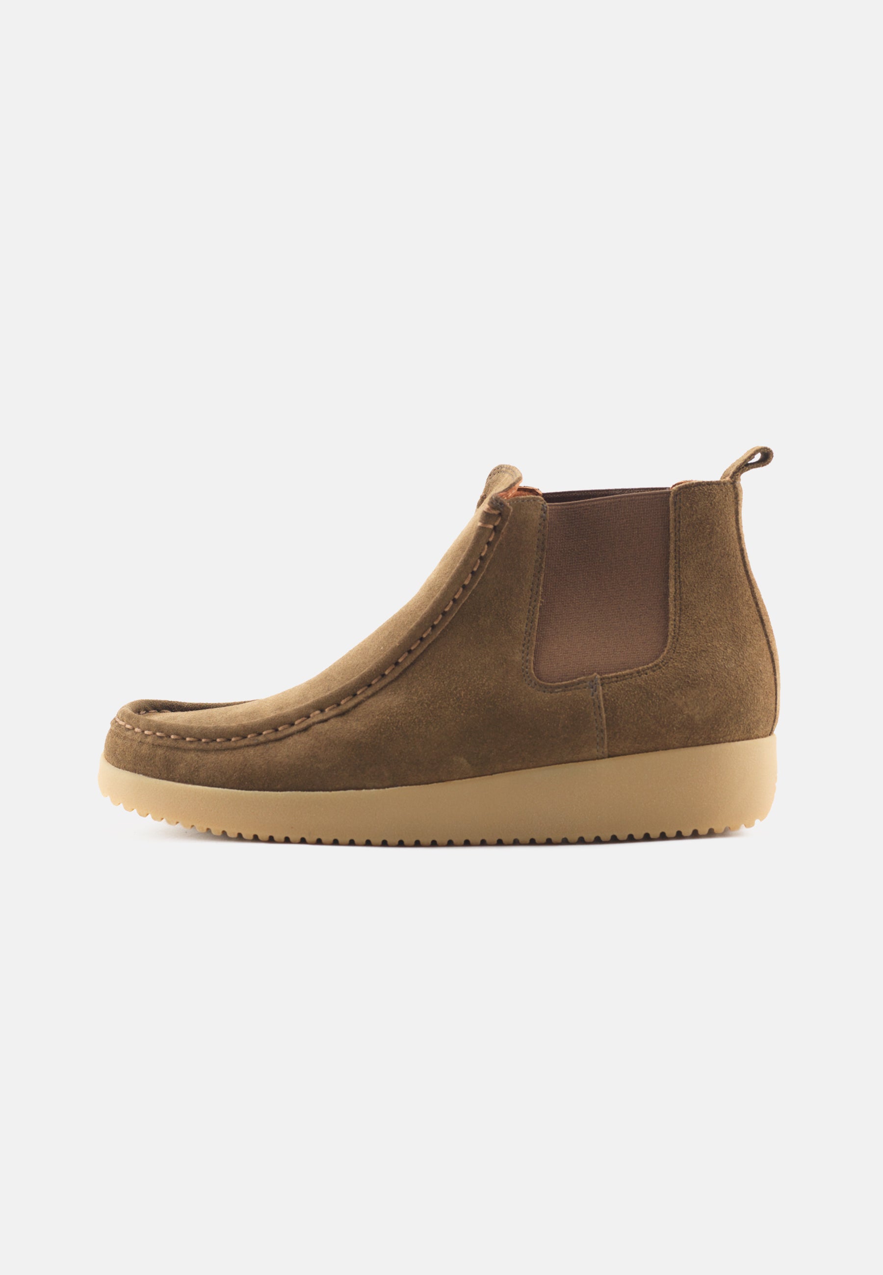 Nature Footwear Ester Støvle med elastik I siderne Suede læder farve Olive med ydersål af naturgummi. 