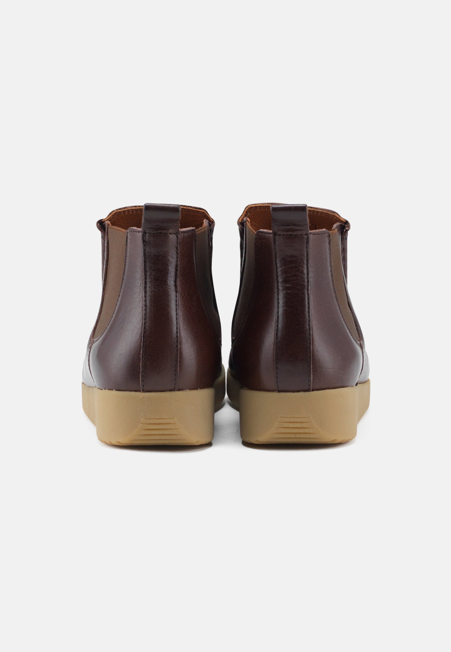 Nature Footwear Ester Støvle med elastik I siderne Læder farve Coffee med ydersål af naturgummi. 