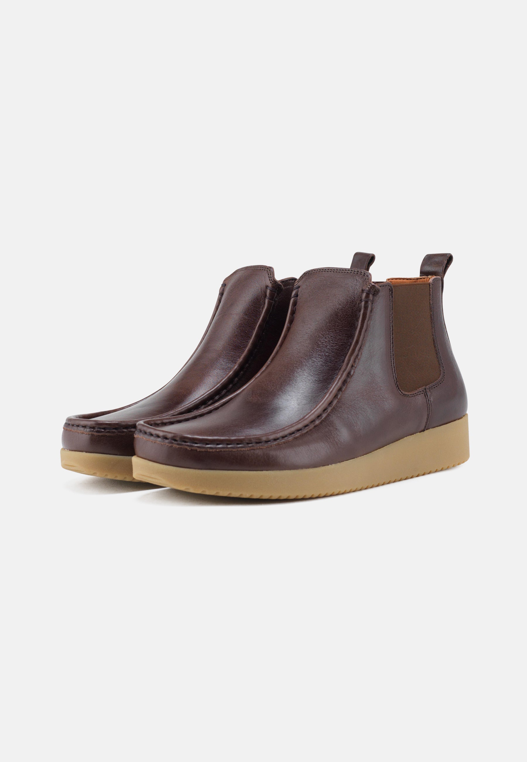 Nature Footwear Ester Støvle med elastik I siderne Læder farve Coffee med ydersål af naturgummi. 
