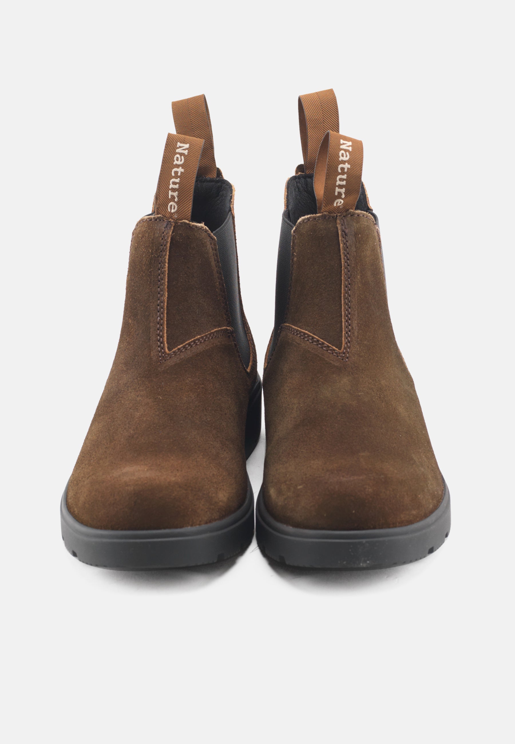Nature Footwear Gorm Støvle med elastik i siderne i Oil Suede læder farve Mahogany med sål af naturgummi