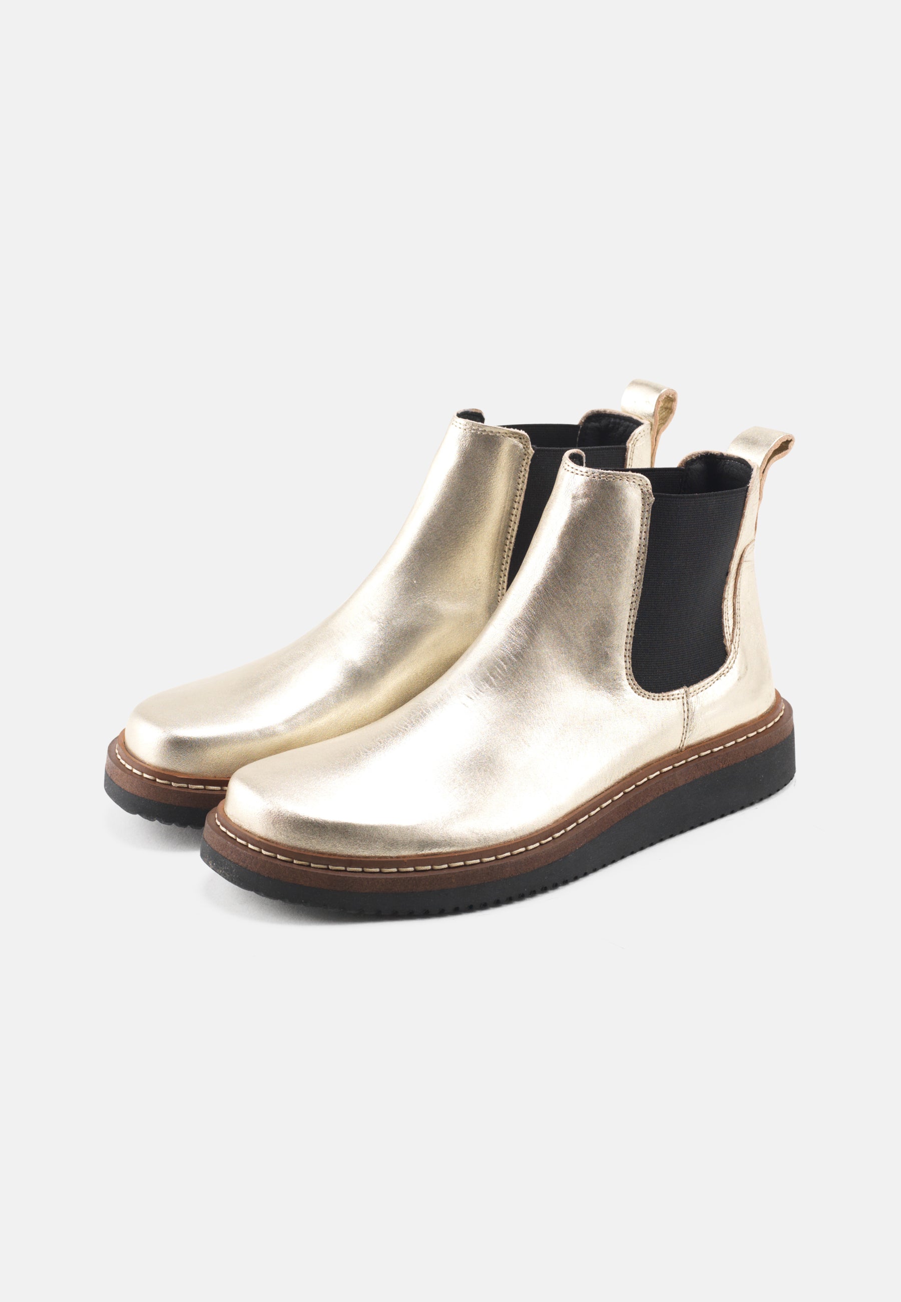 Nature Footwear Gry Støvle med elastik I siderne Metallic læder farve Gold med ydersål af naturgummi med læderrand 