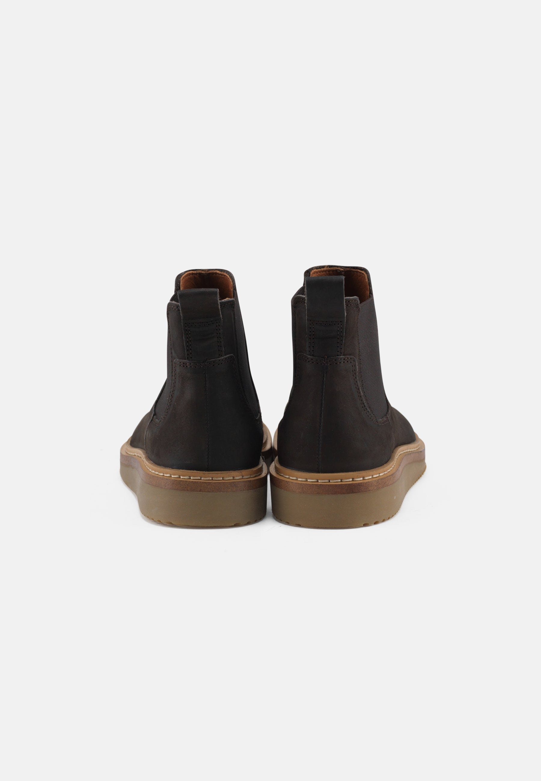 Nature Footwear Gry Støvle med elastik I siderne Nubuck læder farve Bison med ydersål af naturgummi med læderrand 