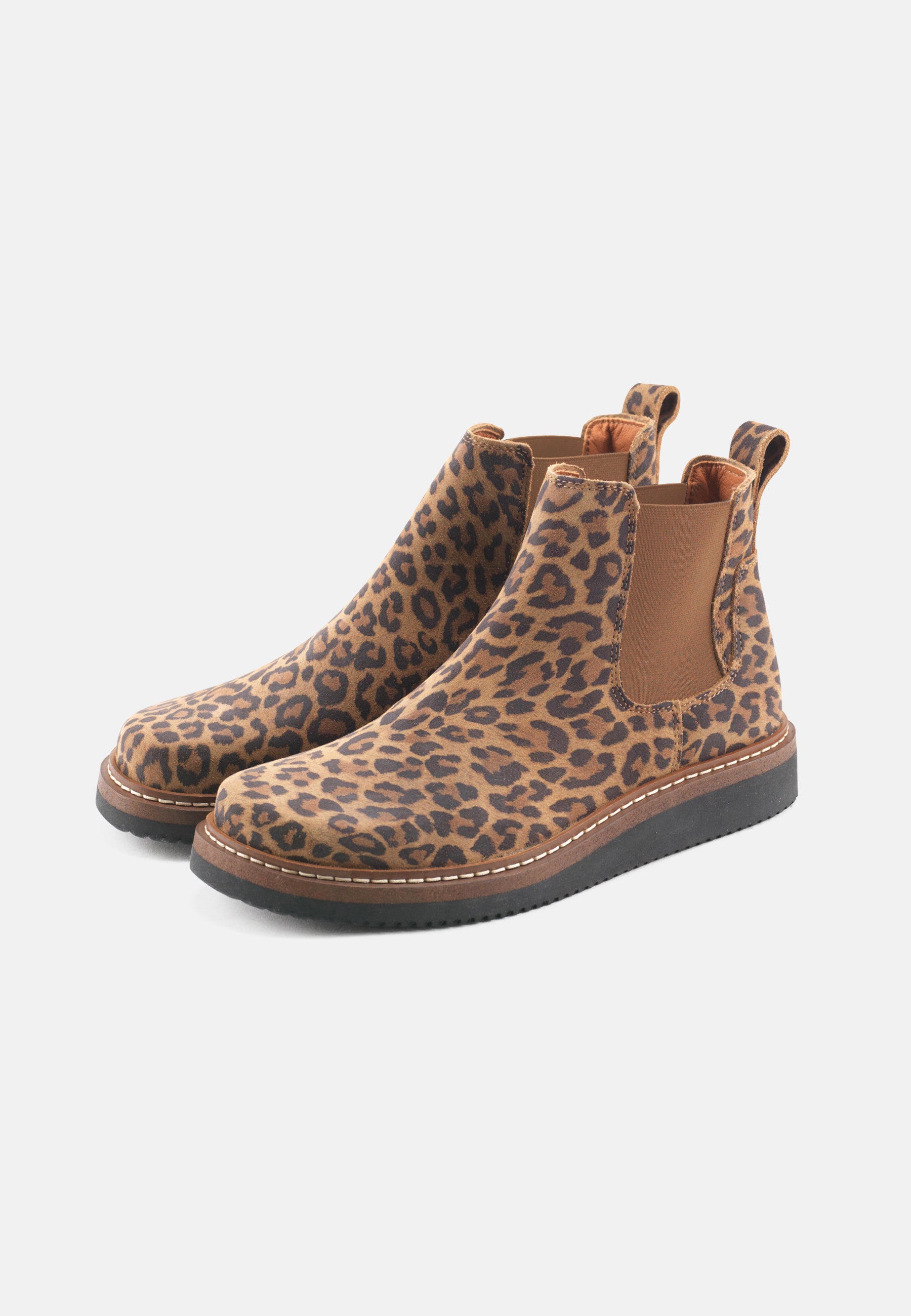 Nature Footwear Gry Støvle med elastik I sidderne Suede læder med Leopard print og ydersål af naturgummi med læderrand 