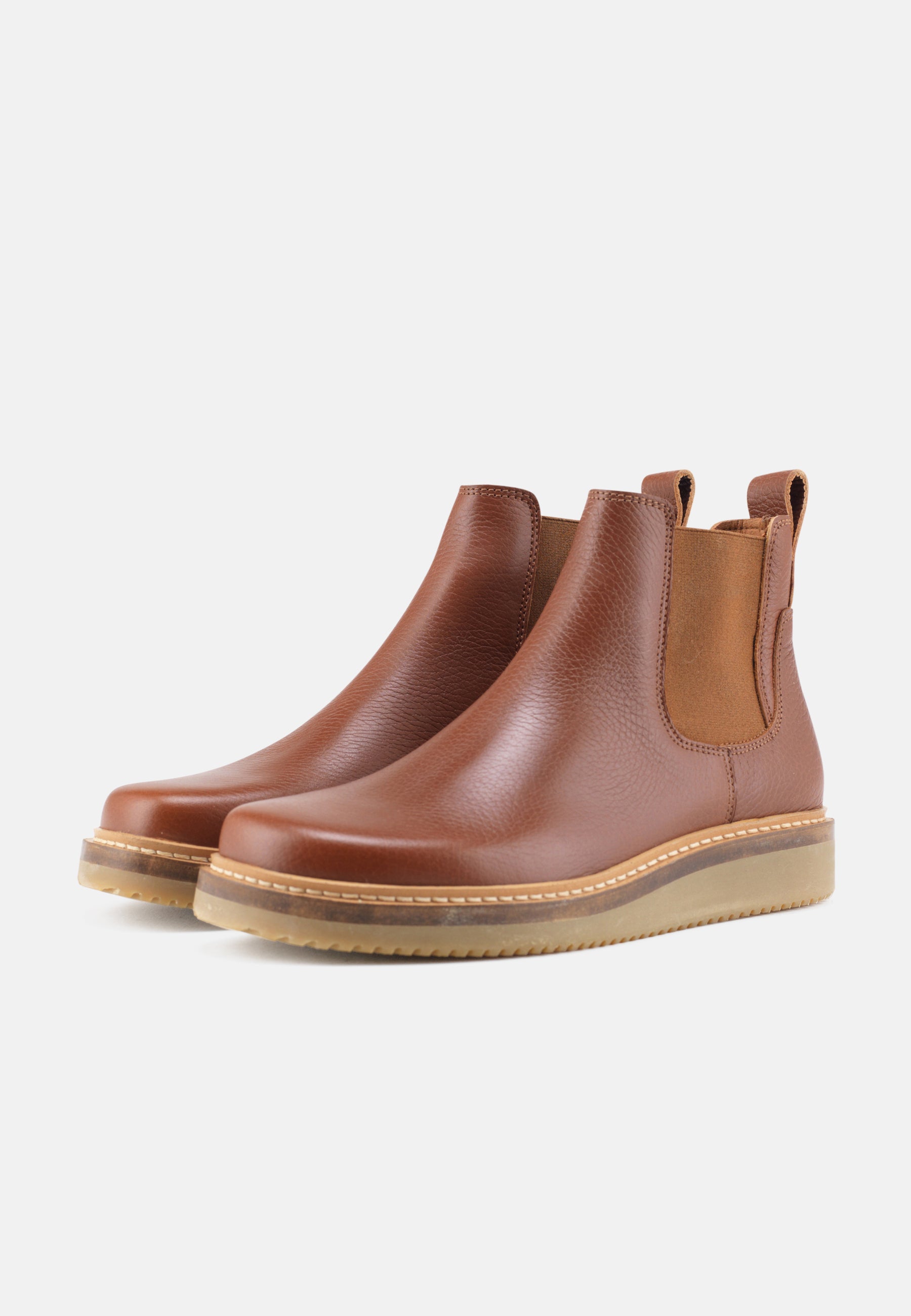 Nature Footwear Gry Støvle med elastik I siderne Læder farve Cognac med ydersål af naturgummi med læderrand 