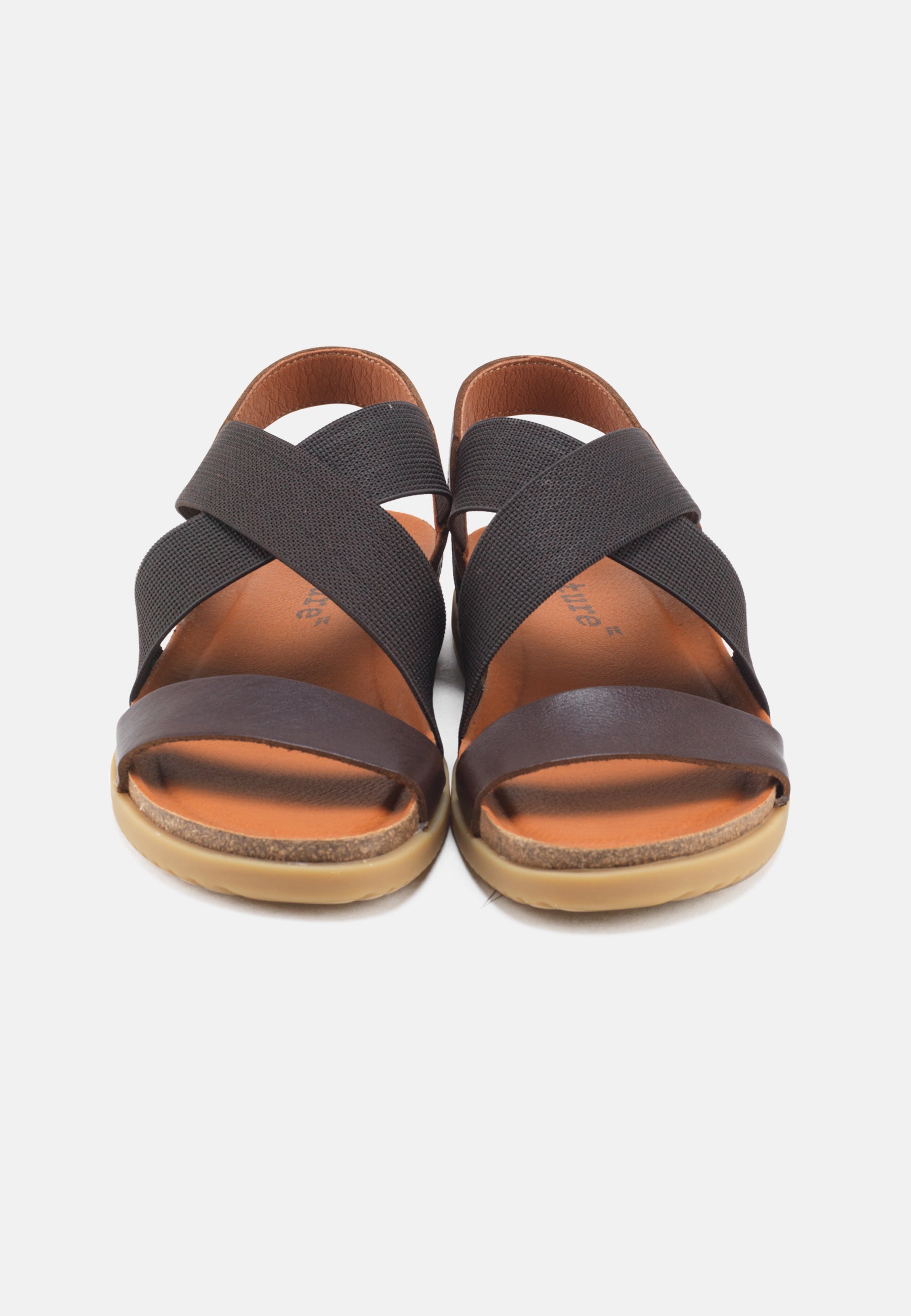 Nature Footwear Mona Sandal Læder med krydsende elastikker farve Coffee med fodseng af kork og ydersål af naturgummi
